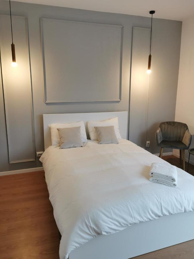 On The River Ultra Central Suites Bukares Bagian luar foto