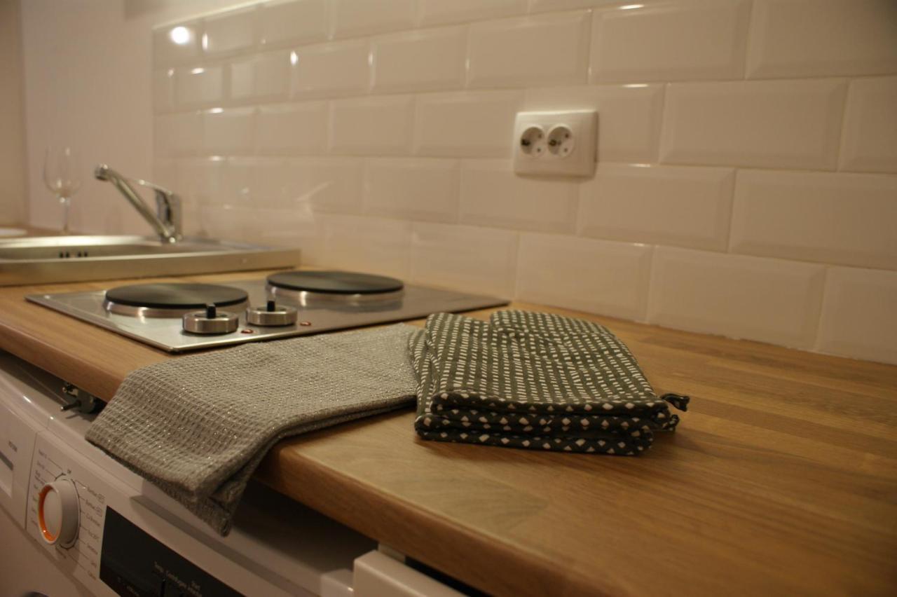 On The River Ultra Central Suites Bukares Bagian luar foto