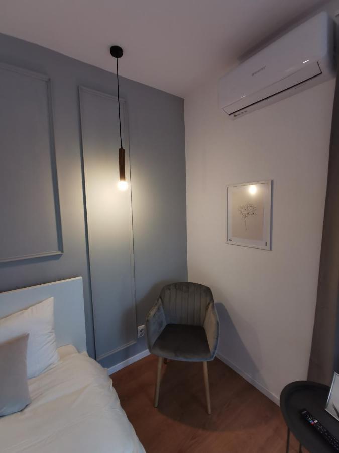 On The River Ultra Central Suites Bukares Bagian luar foto
