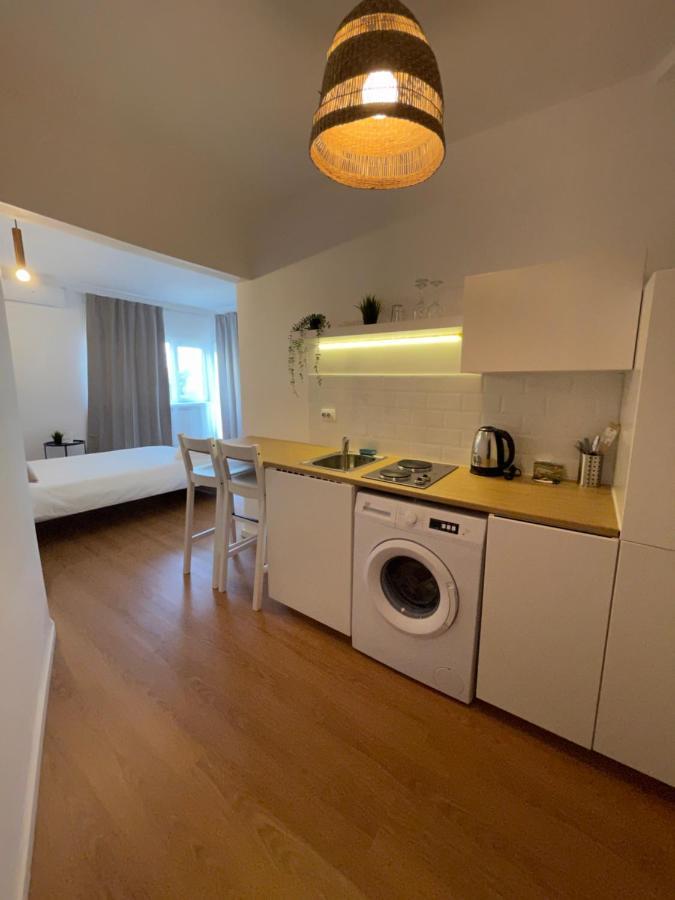 On The River Ultra Central Suites Bukares Bagian luar foto