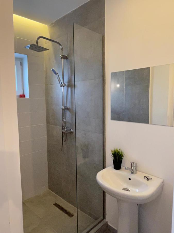 On The River Ultra Central Suites Bukares Bagian luar foto